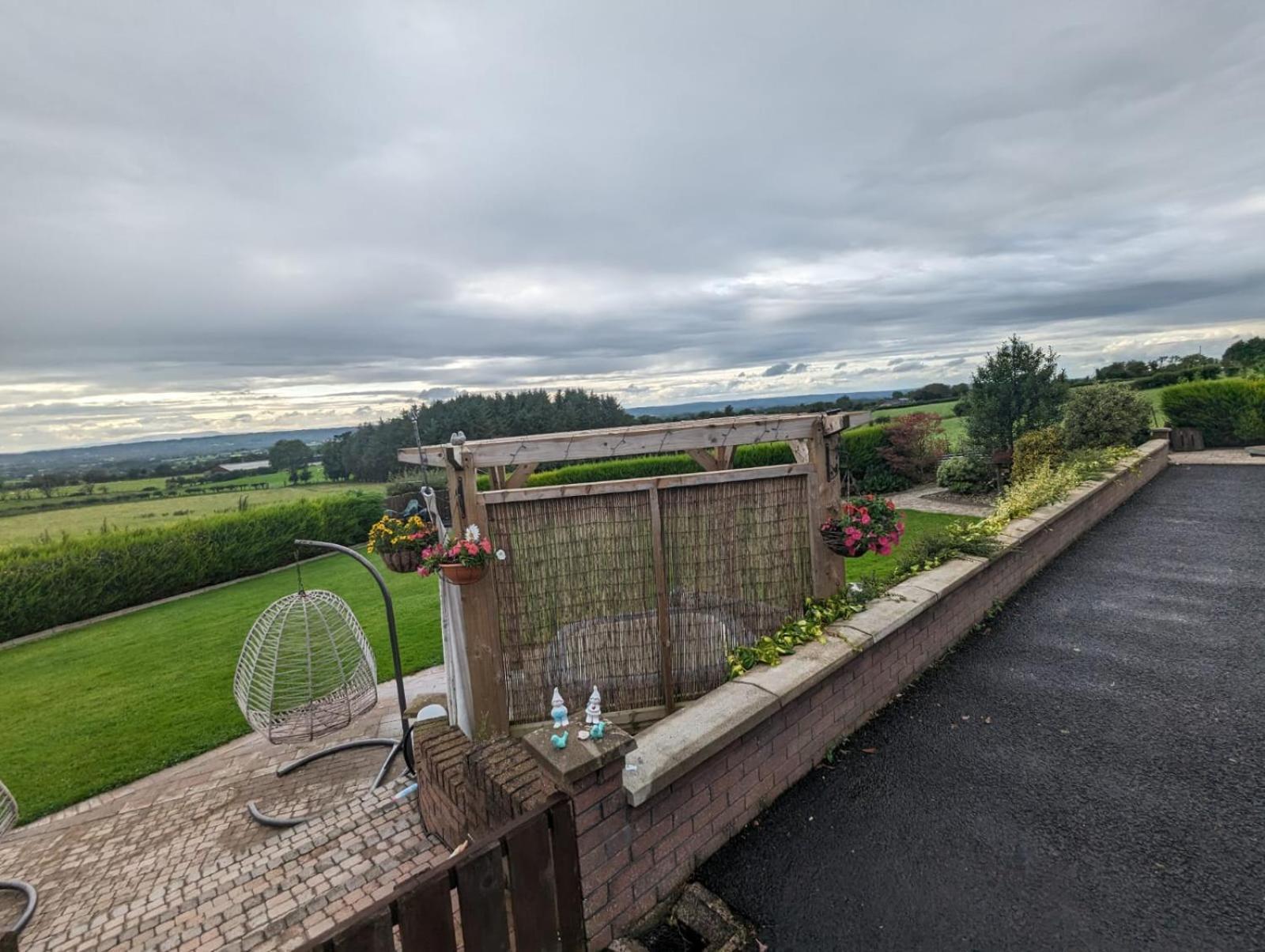 Antrim Heights Bnb Buitenkant foto